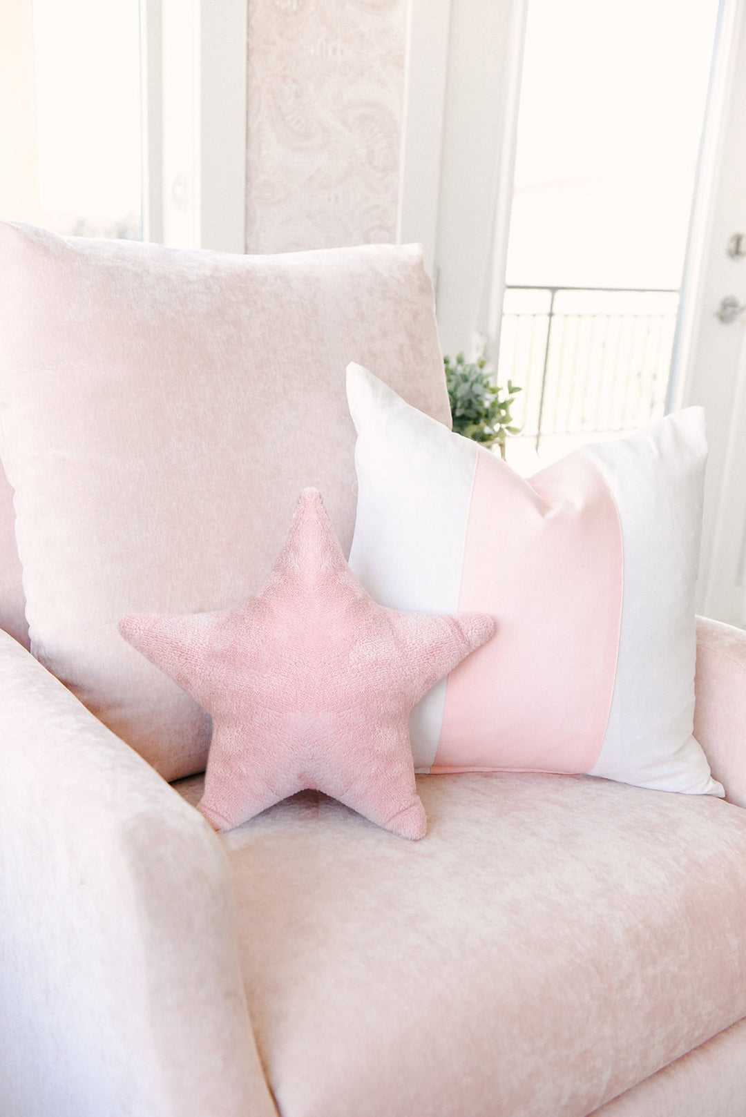 Oilo Blush Star Pillow